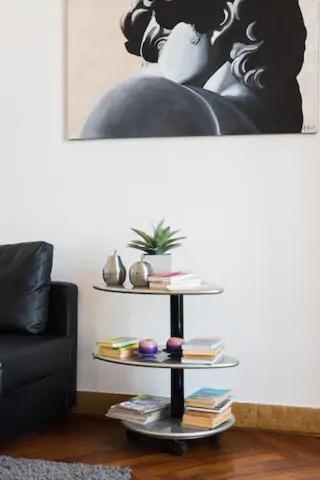 Vesuvius Suite - Elegante Appartamento In Centro Napoli Bagian luar foto