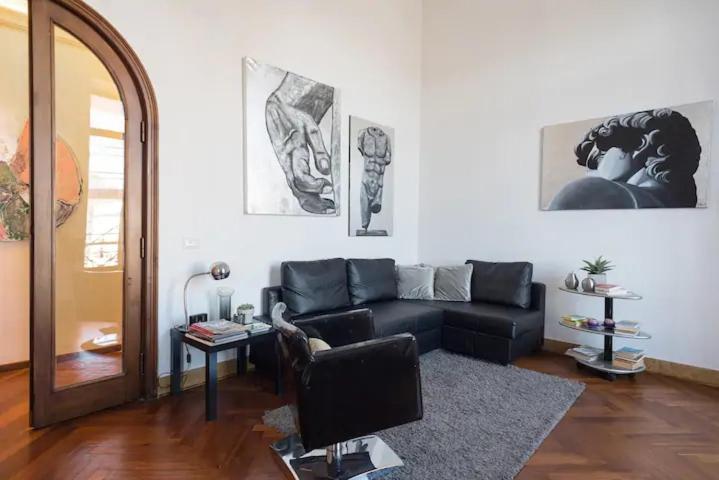 Vesuvius Suite - Elegante Appartamento In Centro Napoli Bagian luar foto