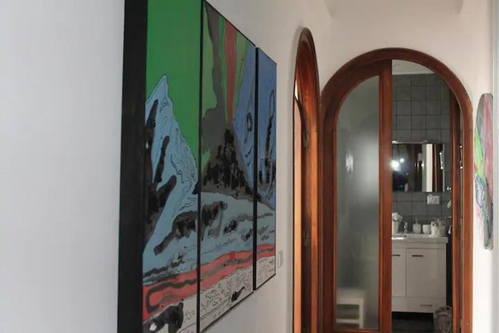 Vesuvius Suite - Elegante Appartamento In Centro Napoli Bagian luar foto