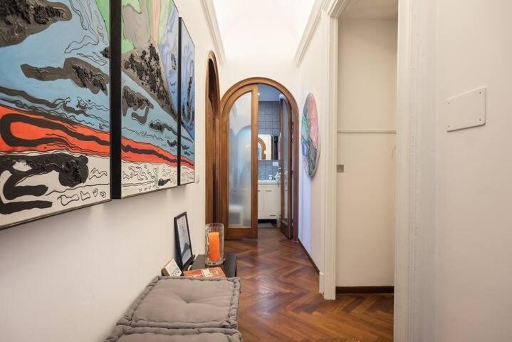 Vesuvius Suite - Elegante Appartamento In Centro Napoli Bagian luar foto