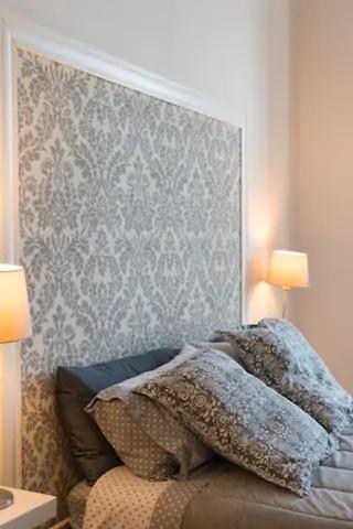Vesuvius Suite - Elegante Appartamento In Centro Napoli Bagian luar foto